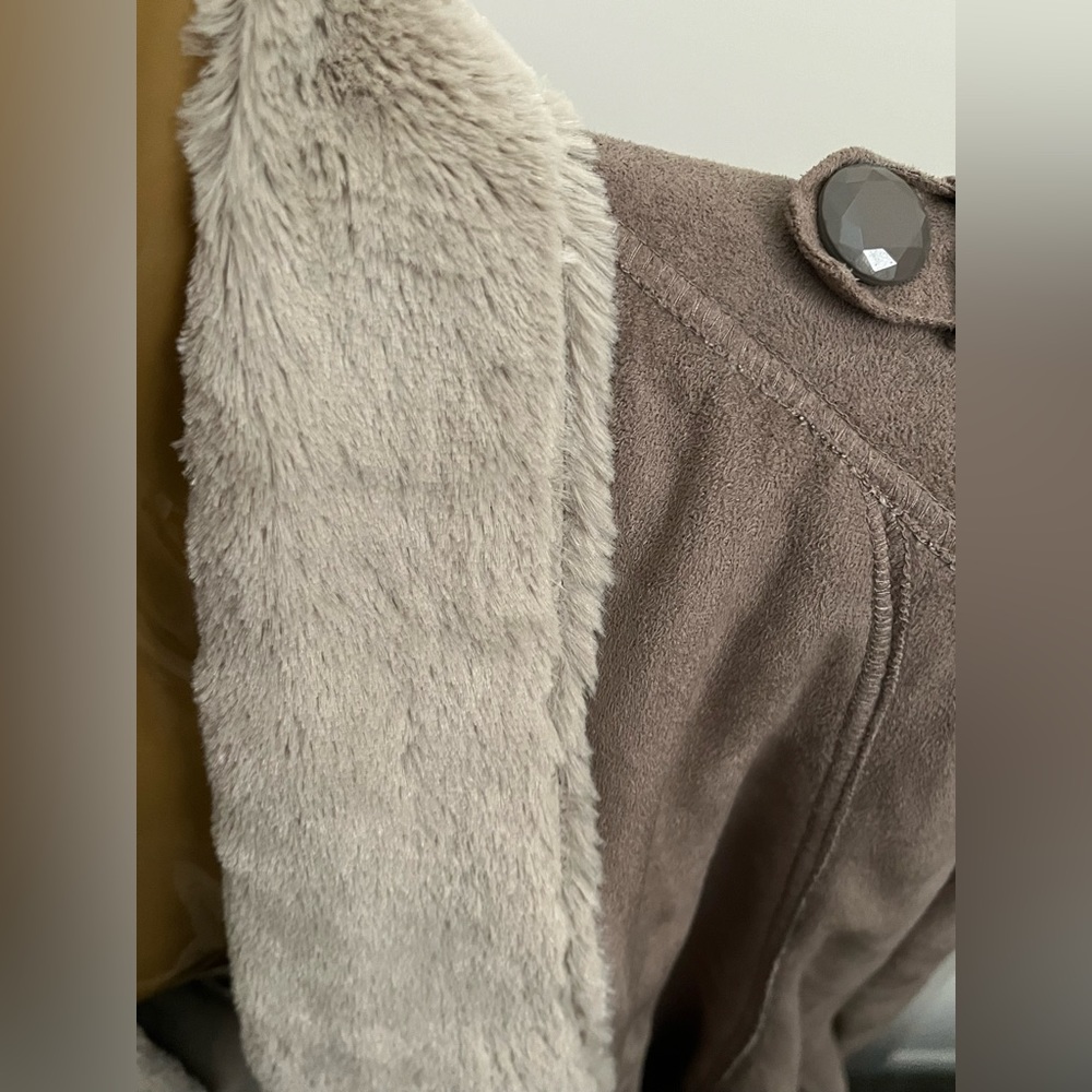 Lovestitch Jacket - Picture 2 of 7